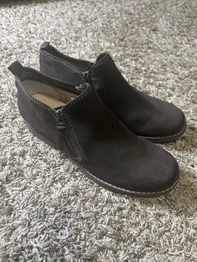 Hush Puppies Dark Brown Nubuck Leather Side-Zip Ankle Booties size 11W